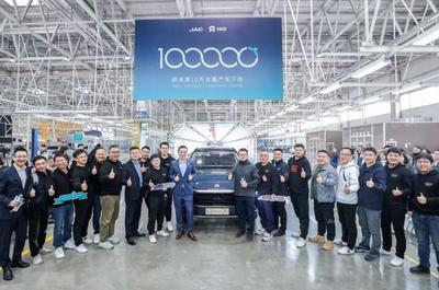 何小鵬與康林松共話未來 武漢工廠投產(chǎn)在即，奔馳EQS引領(lǐng)穩(wěn)健回報(bào)